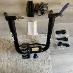 Wahoo Kickr Snap Bike Trainer - Like New