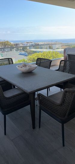 Outdoor table and chairs