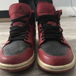 Air Jordan 1 Mid Shoes "Reverse Bred" Red Black White