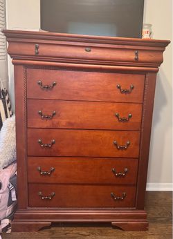Dresser Chest