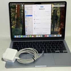 2025 MacBook Air M4 16gb/256gb with Charger