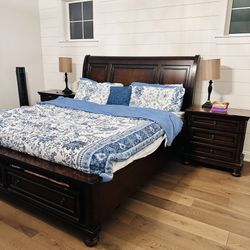 King Bed With Two Night Stands -$900