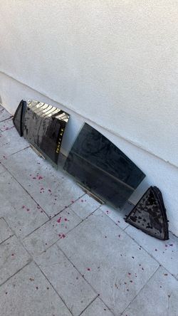 2012 up Prius c rear door glasses