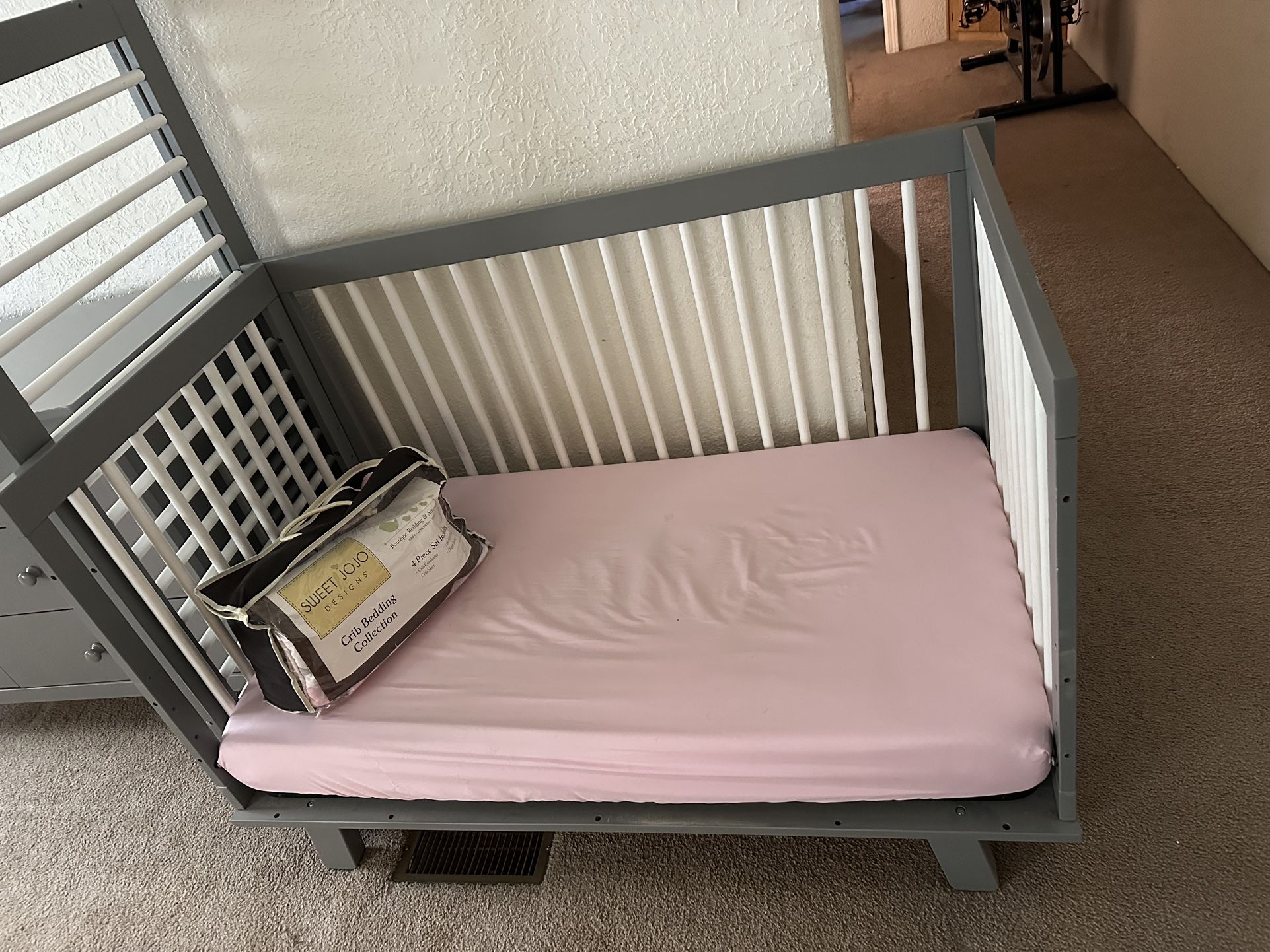 Convertible Crib And Dresser