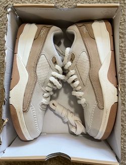 Brand new Womens Jordan flight Size 7