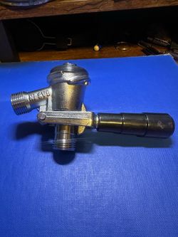 A beer keg top