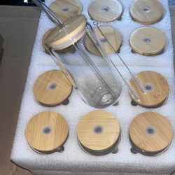 12 Glass Cups W/glass Straws And Lids