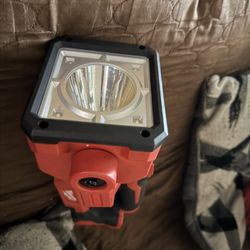 Milwaukee Flash Light