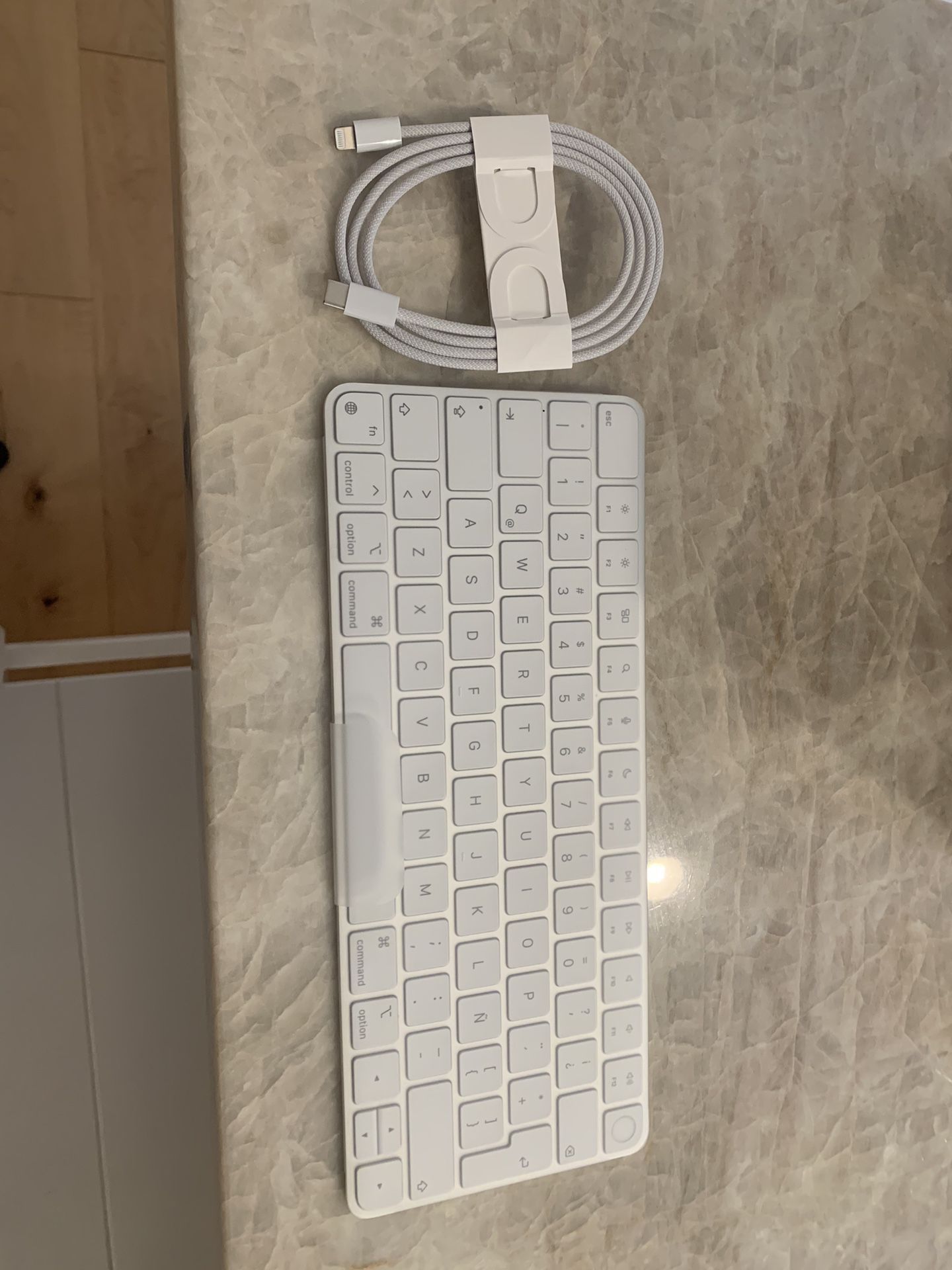 Apple Magic Bluetooth Keyboard With Touch ID - Latin American - Brand New