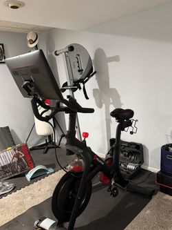 2021 Peloton Bike – Like New, Only 51 Rides, Cushion Seat – Orland Park, IL