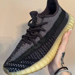 adidas Yeezy Boost 350 V2 ‘Carbon'