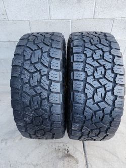 2 TIRES 35X12 50 20 TOYO AT DOT 22