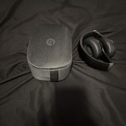 Beats Solo 4