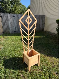 Box F - Tall Diamond Trellis Planter