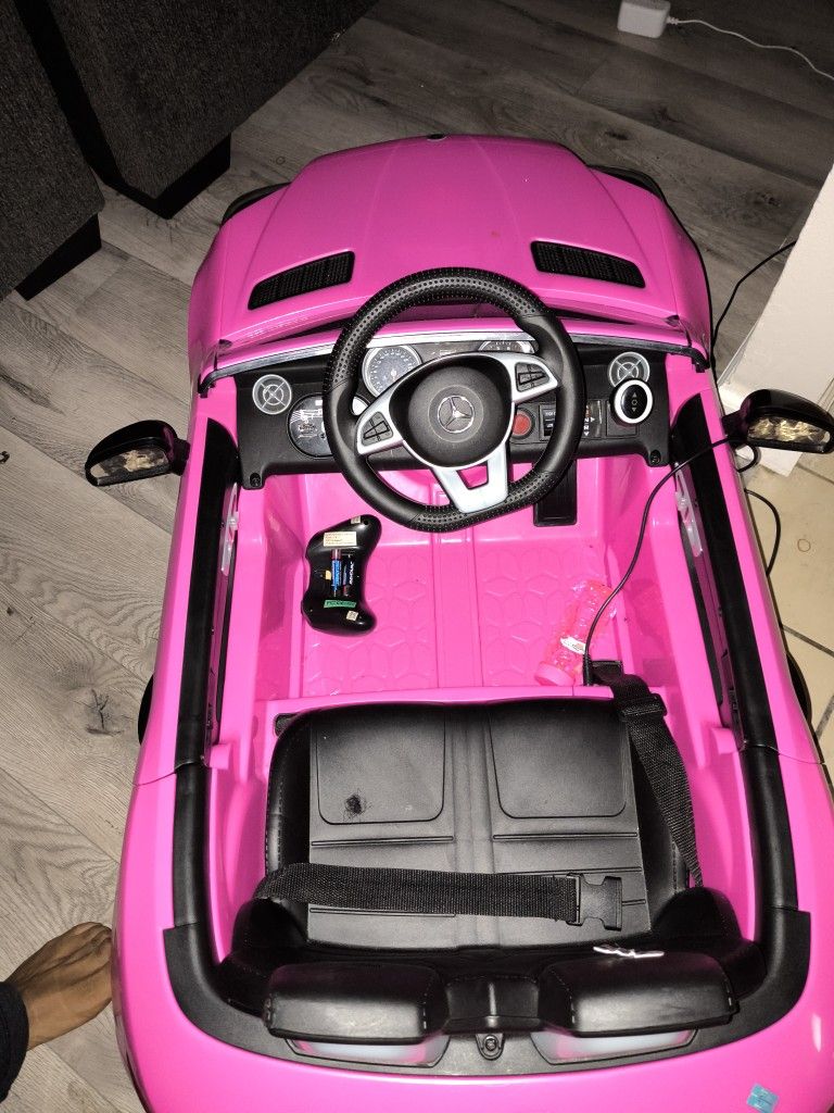 Aosom Mercedes SLC 300 Licensed Kids Electric Car with Remote Control, 12V Battery Powered Kids Ride on Car with Music, Lights, Suspension for 3-6 Yea