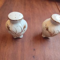 1930s Pacific Golden Wheat Salt & Pepper Shakers