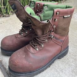 Wolverine Steel Toe Men's Leather/Canvas Gore-Tex Boots, Sz 9.5EW..Oil resistant..Located west roseville..