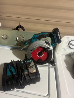Makita 18 volts circular saw