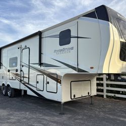 2021 FOREST RIVER RIVERSTONE RESERVE 3950FWK
