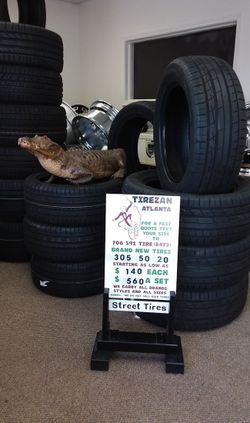305 50 20 BRAND NEW TIRE TIRES $140 EACH $560 SET