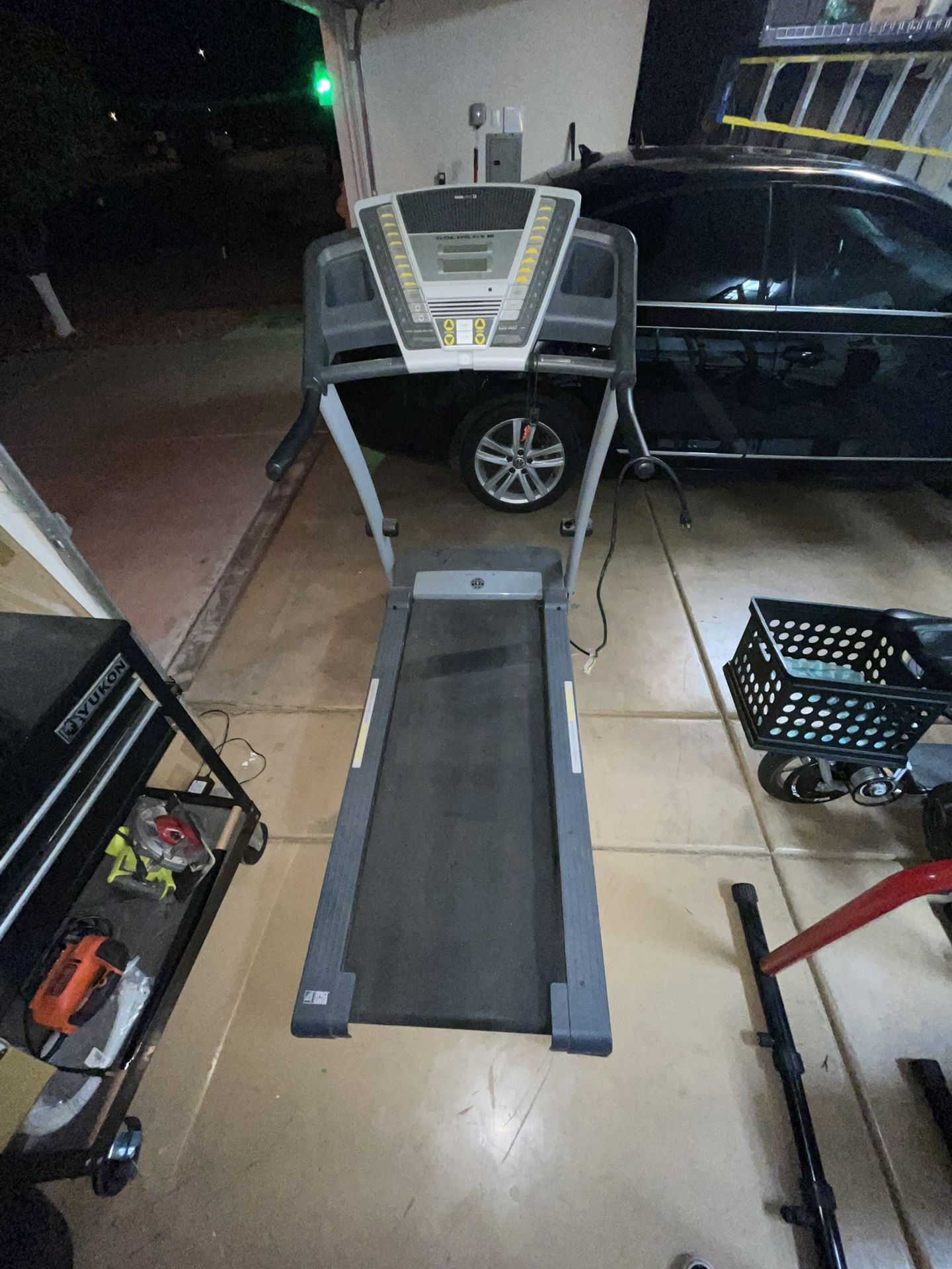 Golds gym 570 Treadmill Comfort Shox Max Cushioning Built In Fan With MP3 Input Jack