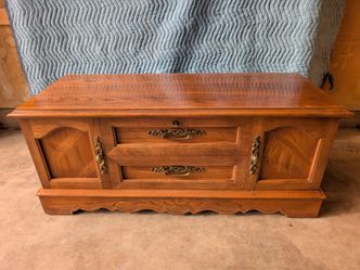 Red Cedar Hope Chest w/ Tray