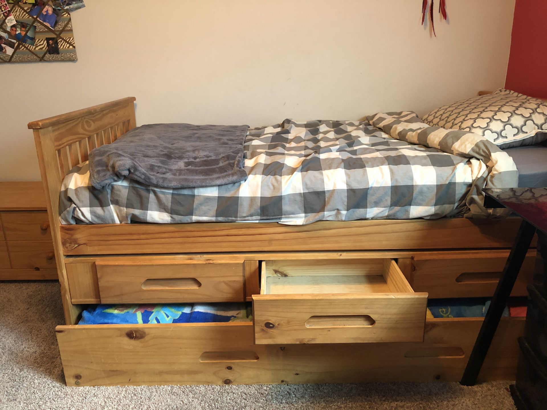 Trundle Bed with Storage