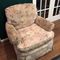 Comfy Floral Living/Family Room Chair