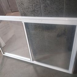 Ventana para casa y cortina interior deadera