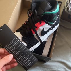 Jordan 1 Mid South Beach Size 12.5