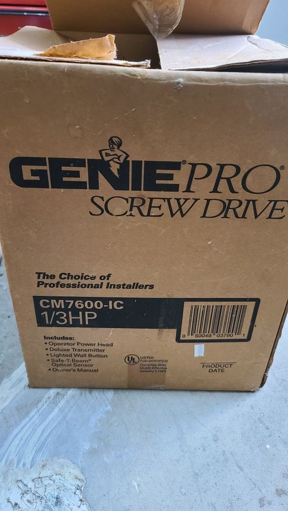 Genie Pro Screw Drive garage door opener for Sale in Lawrenceville, GA