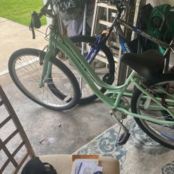 Two Bikes Womens Huffy $40 Obo And Men Road Master 10 Speed $20