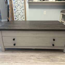 Like-New Ashley Homes Pop-up Coffee Table