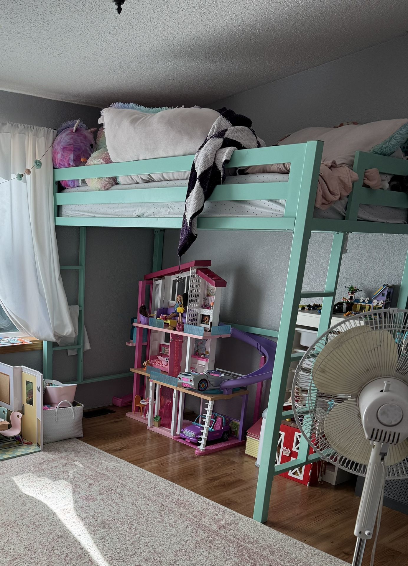 Twin loft Bed