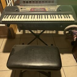 Yamaha Keyboard Set
