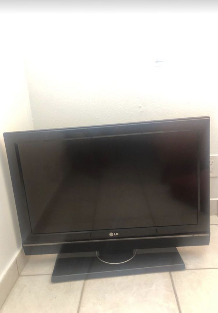 TV LG 32inch used. Very good condition