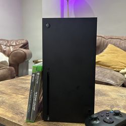 Xbox Series X + 2 Games 