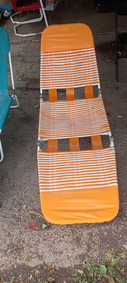 vintage trifold jelly tube patio lounge chair