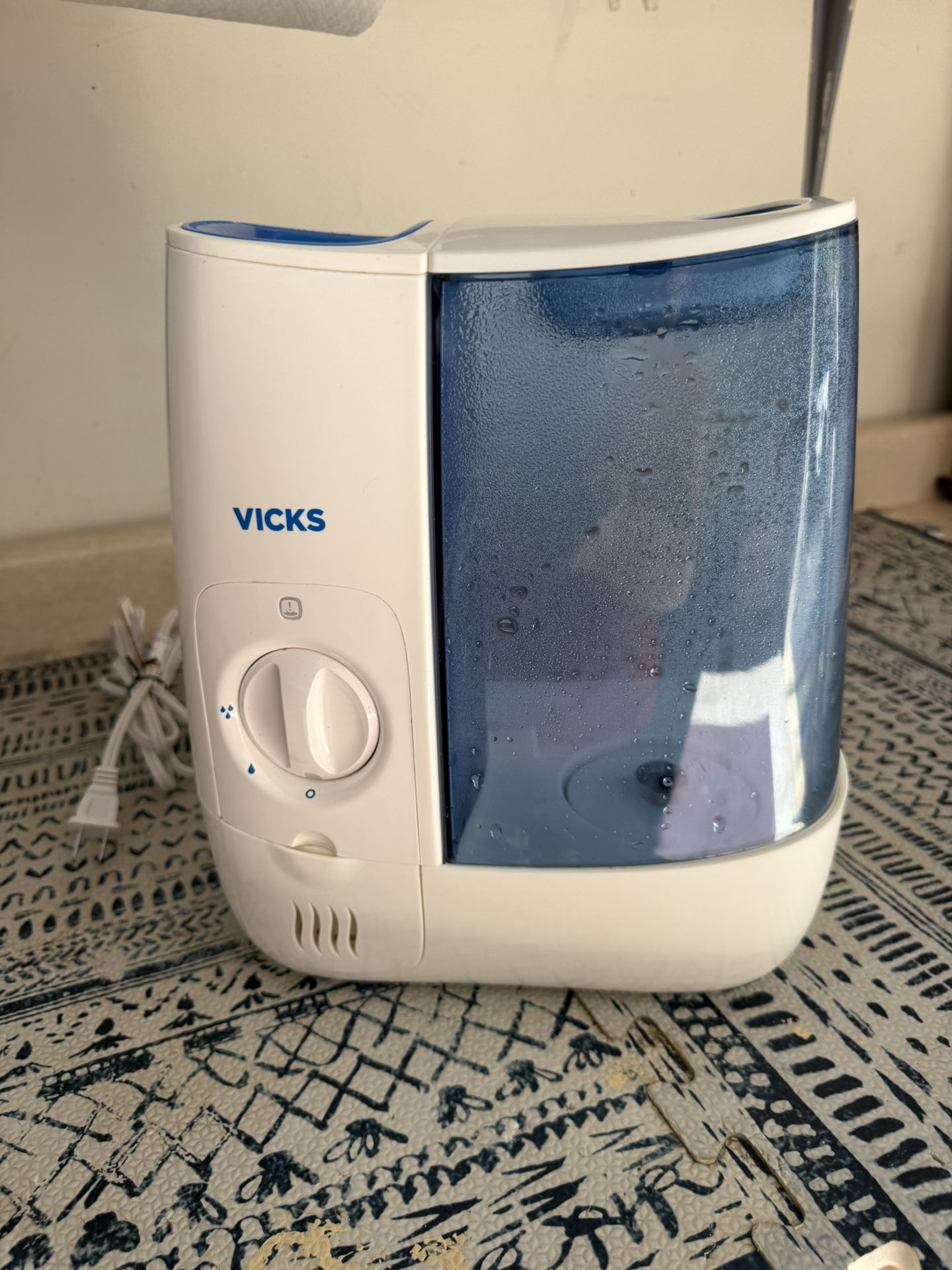 Vicks Warm Moisture Humidifier - White/Blue