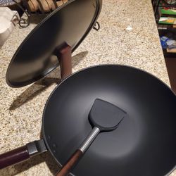 New Wok carbon steel with lid