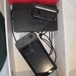 Nintendo Switch- Missing R Controller 