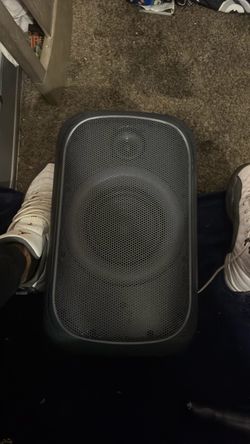I am selling a speaker, boo