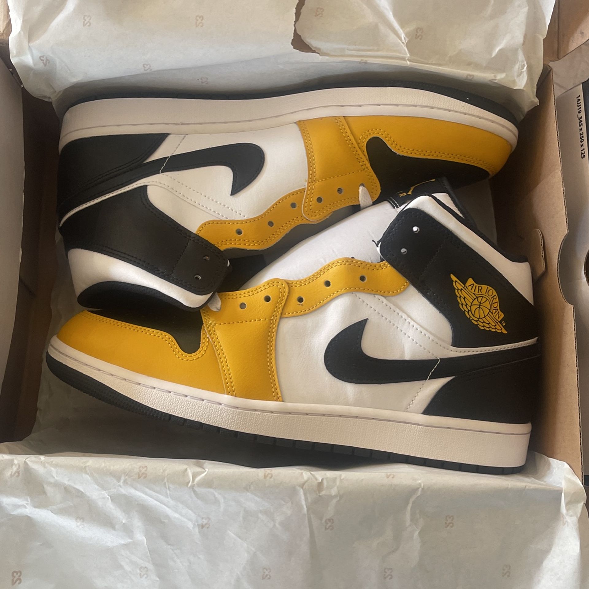 Jordan 1 Mid Ochre