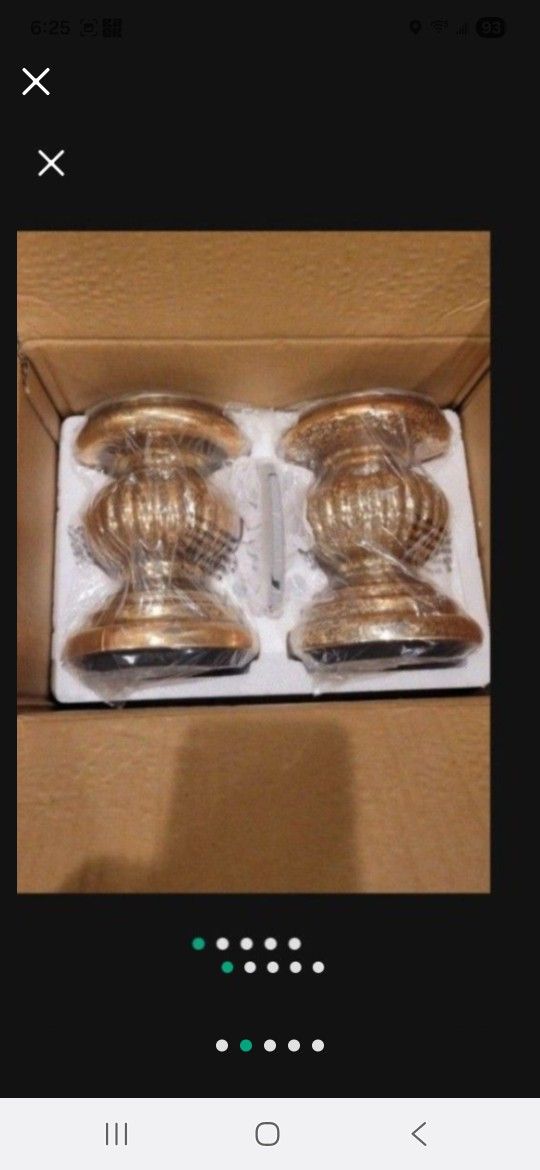 Illuminating Candle Holder Pedestals Gold