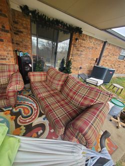 Sofas Dos!!! 2 Couches 