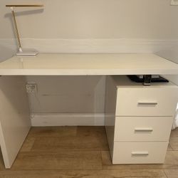 White Office Desk And White Leather Chair 