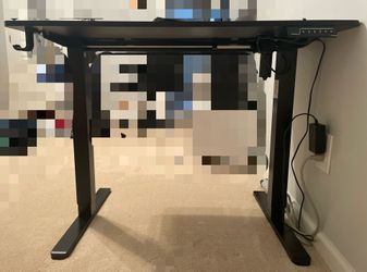 Adjustable Standing Desk, Solid Black Color,

39 1/2 “W x 24 “L x 30 “H