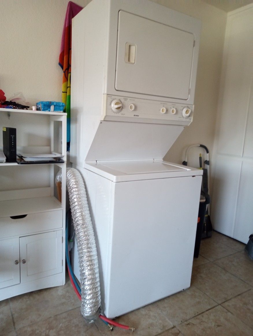 Electric Kenmore Washer/Dryer 27 " × 71