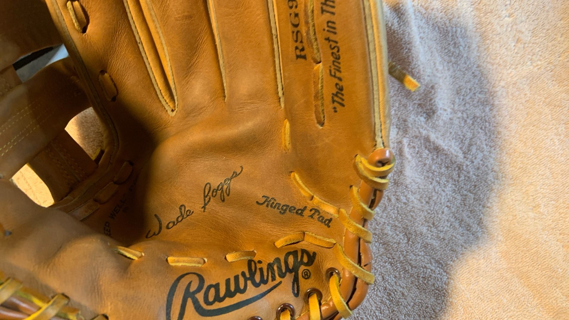 Rawlings Baseball Glove