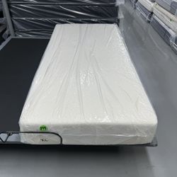 TWIN XL TEMPURPEDIC MATTRESS & BOX SPRING BED SET